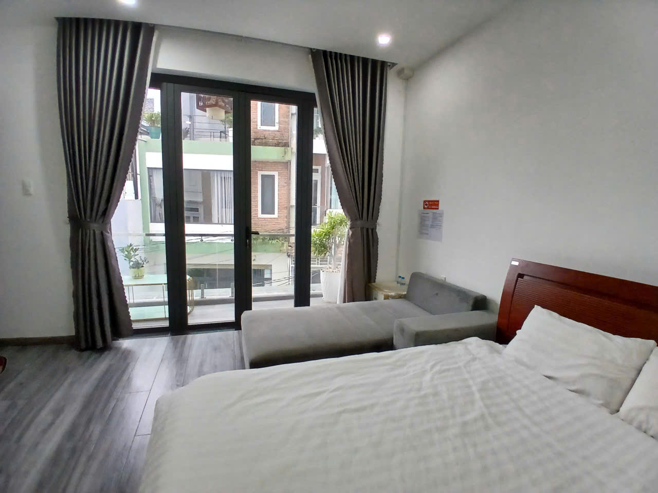 Cho thuê nhà 6 phòng ngủ giá 25 triệu tại đường Nguyễn Trung Trực Đà Lạt Lâm Đồng 16010174