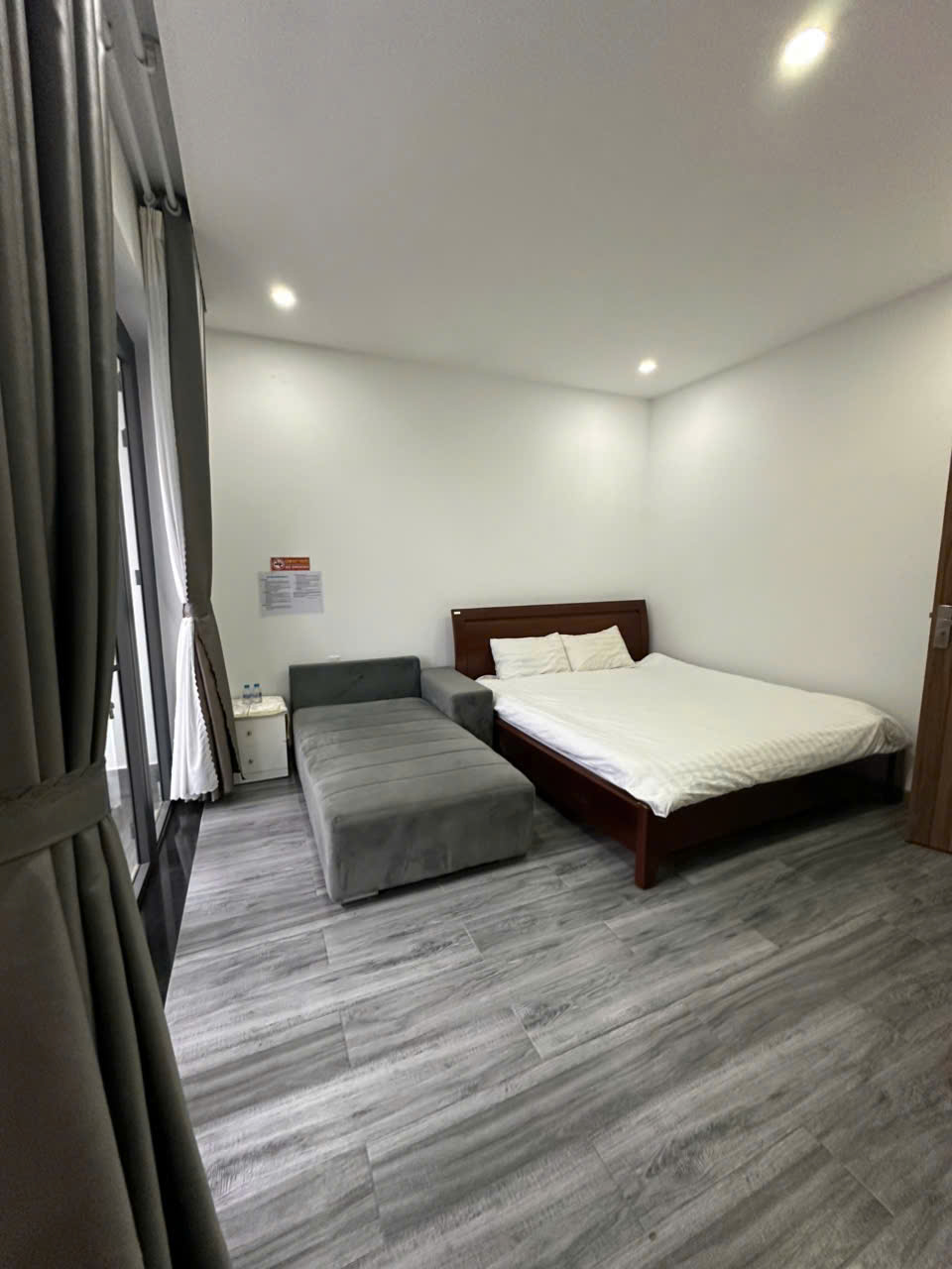 Cho thuê nhà 6 phòng ngủ giá 25 triệu tại đường Nguyễn Trung Trực Đà Lạt Lâm Đồng 16010174