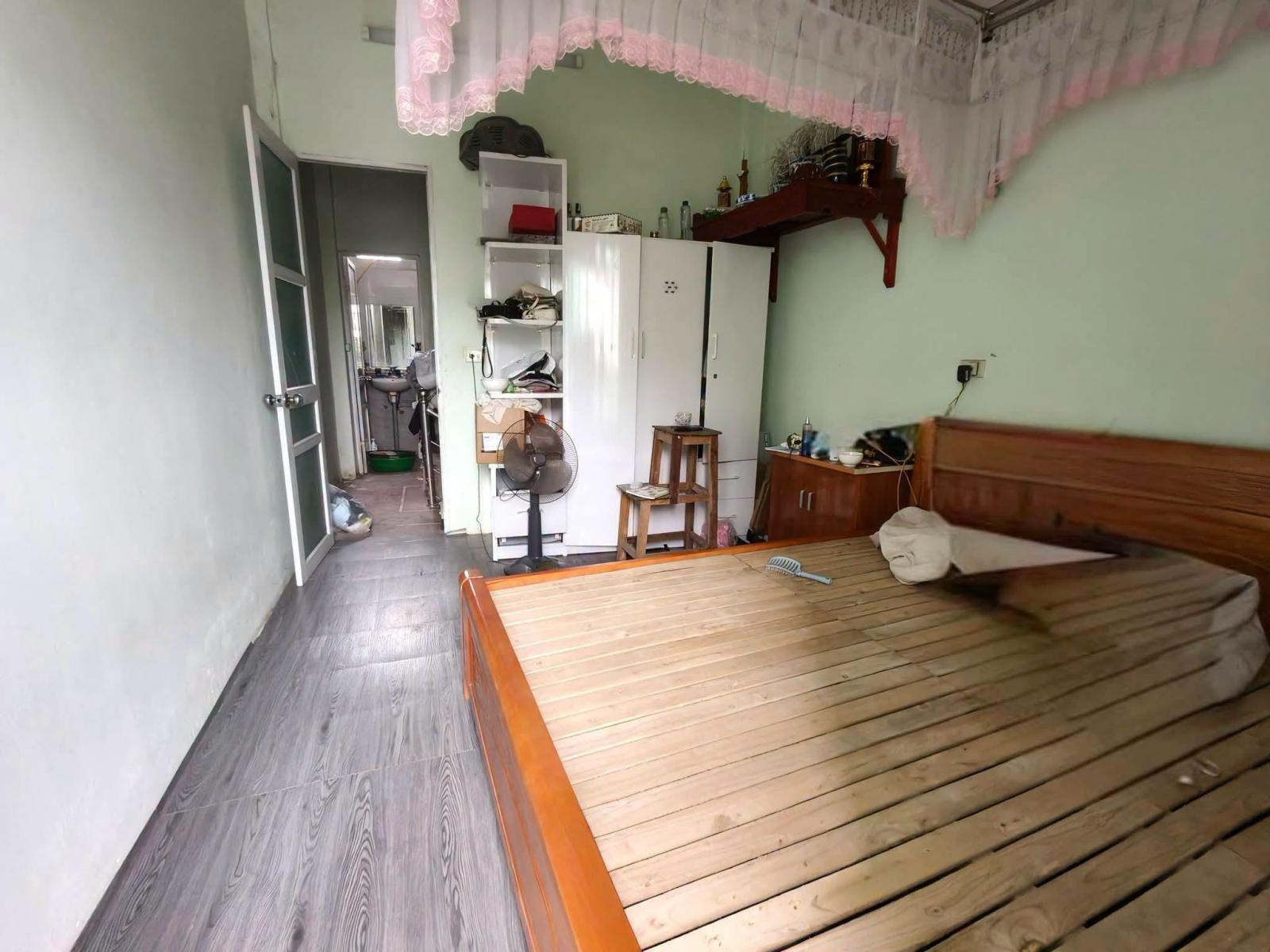 Cho thuê nguyên căn, 40m2, 3T, 2N, MP, KD, Bắc Hồng, Đông Anh. 5tr.
+ Nhà mặt phố, vừa ở vừa kinh 16010178