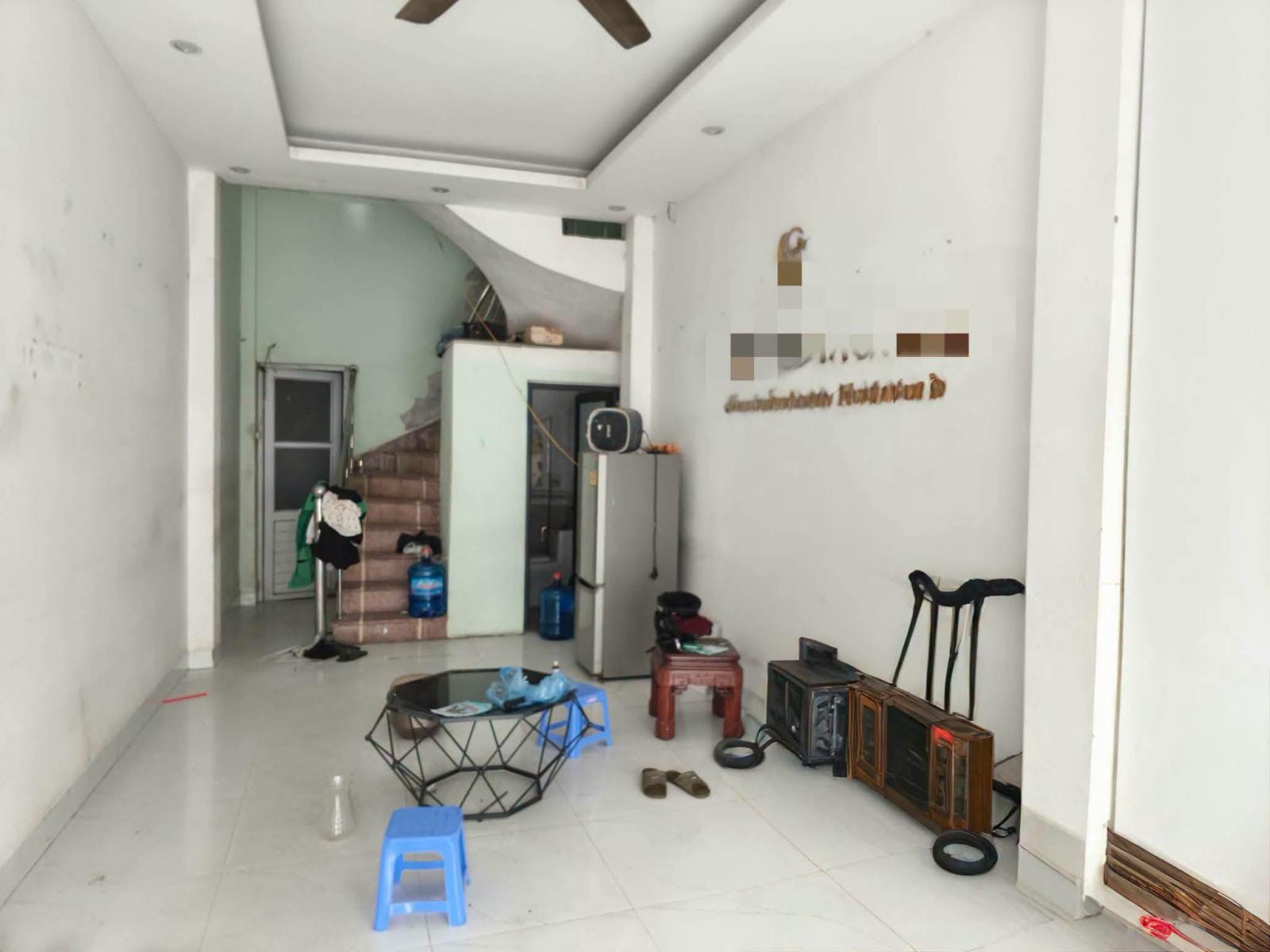 Cho thuê nguyên căn, 40m2, 3T, 2N, MP, KD, Bắc Hồng, Đông Anh. 5tr.
+ Nhà mặt phố, vừa ở vừa kinh 16010178