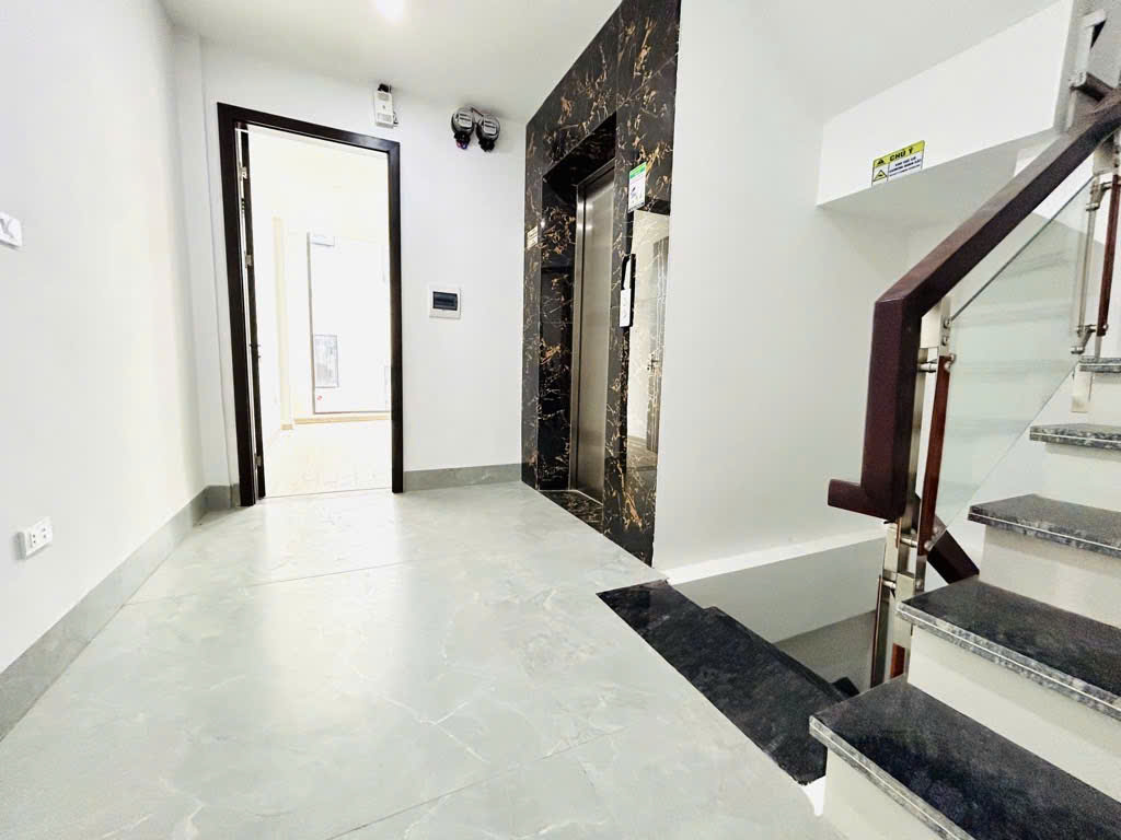 🔥 PHÂN LÔ THẠCH BÀN – CỔ LINH  48M² × 7 TẦNG  GARA Ô TÔ  THANG MÁY  DÒNG TIỀN BỀN VỮNG  GIÁ 17,X 16010180