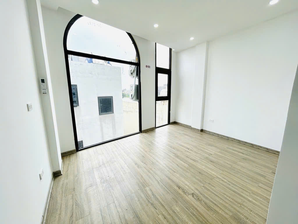 🔥 PHÂN LÔ THẠCH BÀN – CỔ LINH  48M² × 7 TẦNG  GARA Ô TÔ  THANG MÁY  DÒNG TIỀN BỀN VỮNG  GIÁ 17,X 16010180