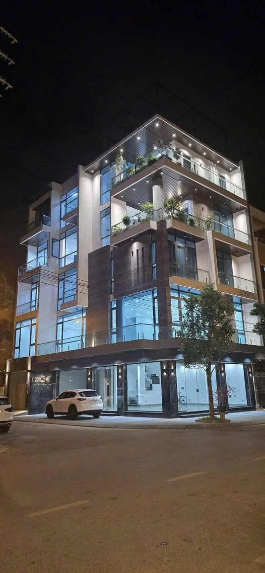 CHO THUÊ MẶT BẰNG KINH DOANH CAO CẤP - LÔ GÓC 2 MẶT TIỀN PHỐ ĐỐC ĐEN 16010198