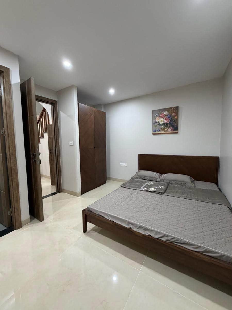 Tôi cần bán căn nhà ở phố Nguyễn Đình Chiểu 5 tầng thang máy mới đẹp, 39m2, mặt tiền 4.3m, 13.9 tỷ 16010257