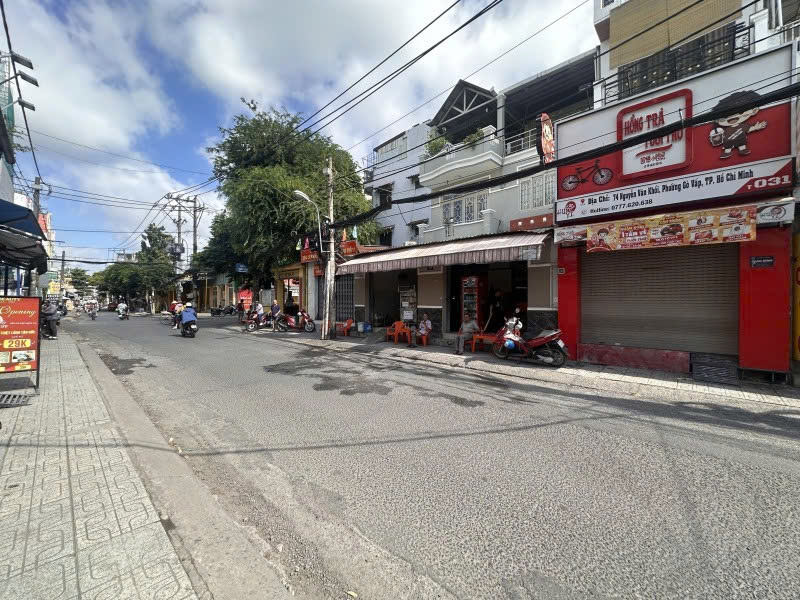 Bán nhà Mặt tiền Nguyễn Văn Khối, gần CV Làng Hoa, 4x15m, 4 T - 4PN, HĐT 23tr, chỉ 11,5 Tỷ 16010261