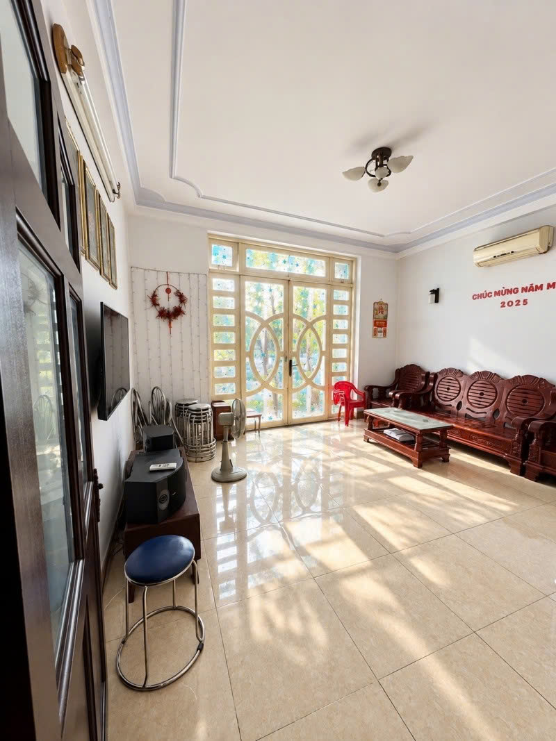 Bán nhà Mặt tiền Nguyễn Văn Khối, gần CV Làng Hoa, 4x15m, 4 T - 4PN, HĐT 23tr, chỉ 11,5 Tỷ 16010261