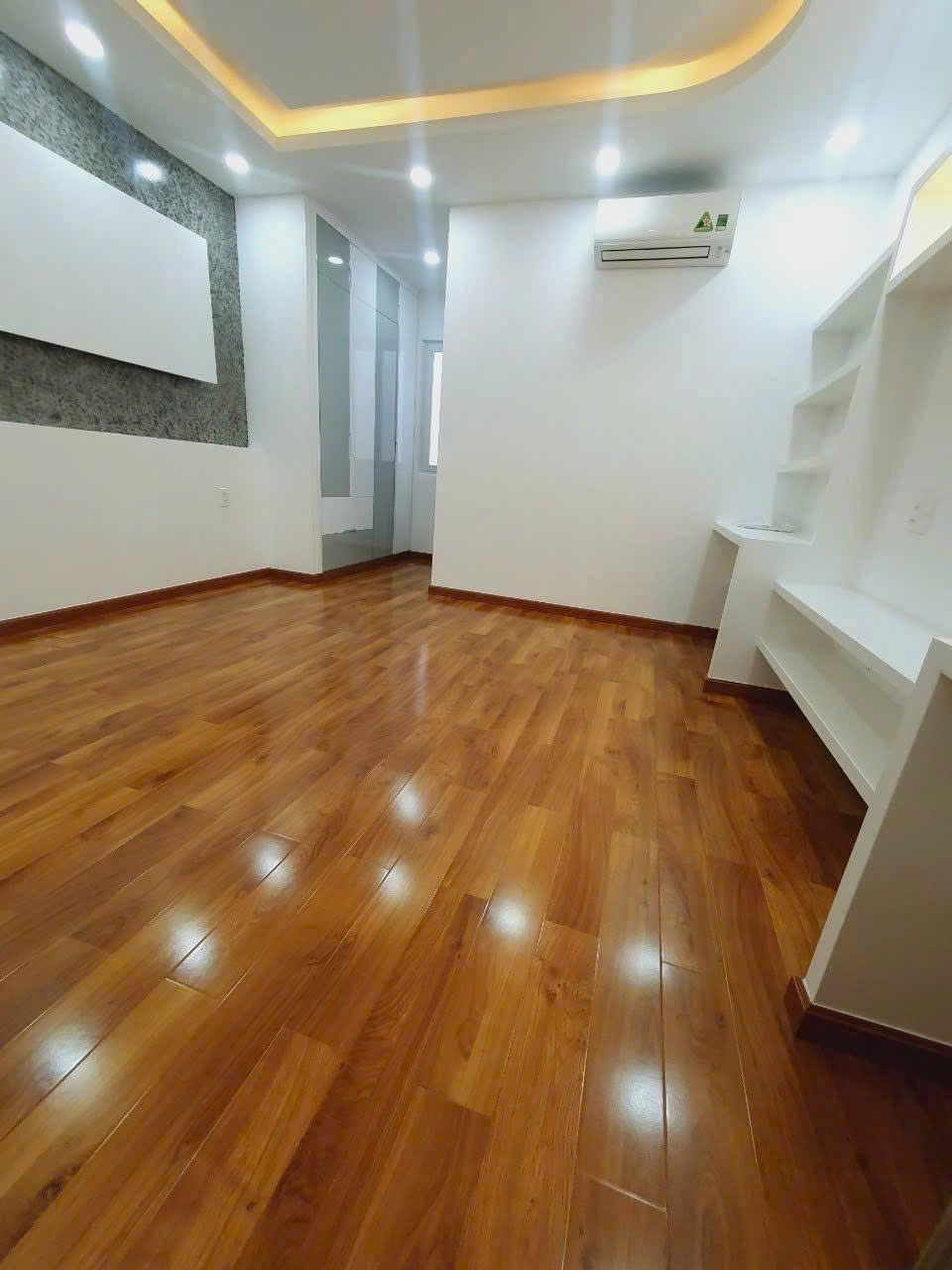Bán nhà Mặt tiền Tây Thạnh -  ngay CV Lưu Chí Hiếu, 4x25m, 3 Tầng, HĐT 30 tr, 19,5 tỷ. 16010262