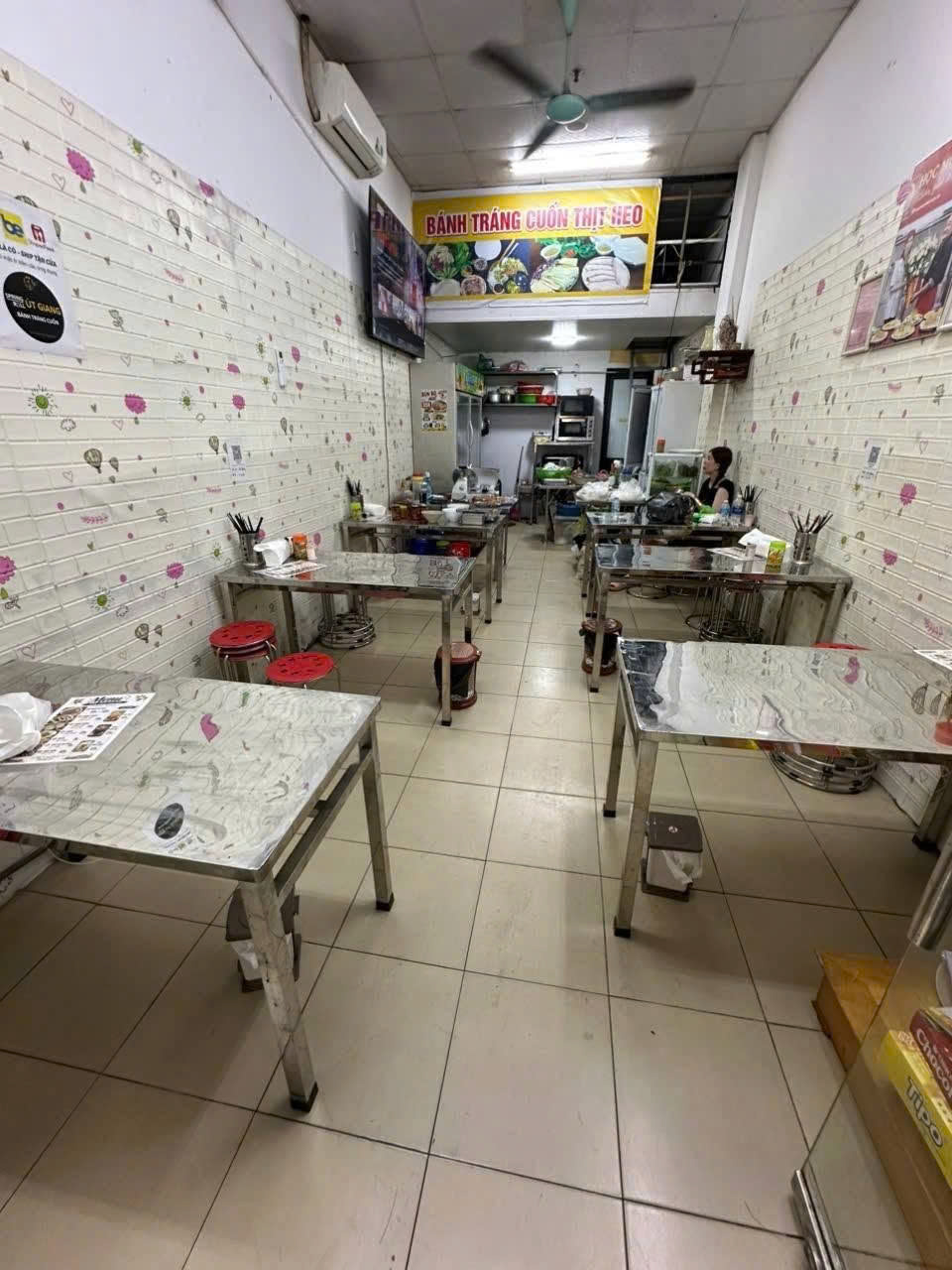 Sang nhượng quán bún bò huế  Địa chỉ:124 mễ trì hạ,mỹ đình sẵn đầy đủ tất cả mọi thứ 90tr 16010289