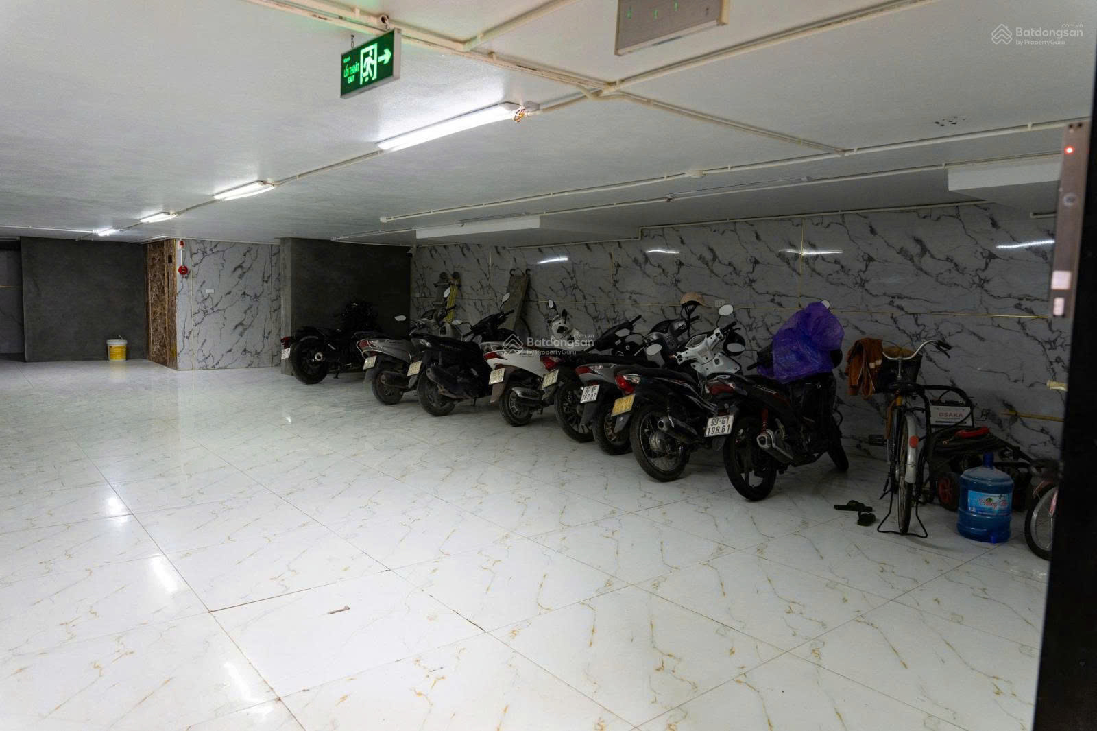 Chu Mẫu - Cho thuê văn phòng tầng 2, 3, 4. DT 200m2/tầng, MT 9m, 13 triệu/tầng 16010309