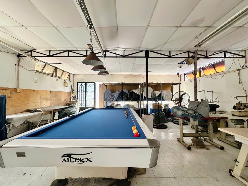BIỆT THỰ SÂN VƯỜN GÒ VẤP - DT 10.5x28.5M FULL THỔ - KHU PHÂN LÔ ĐƯỜNG NHỰA XE TẢI TẬN CỬA - 30M RA MẶT TIỀN - CHỈ 70 TRIỆU/ M2.  16010340
