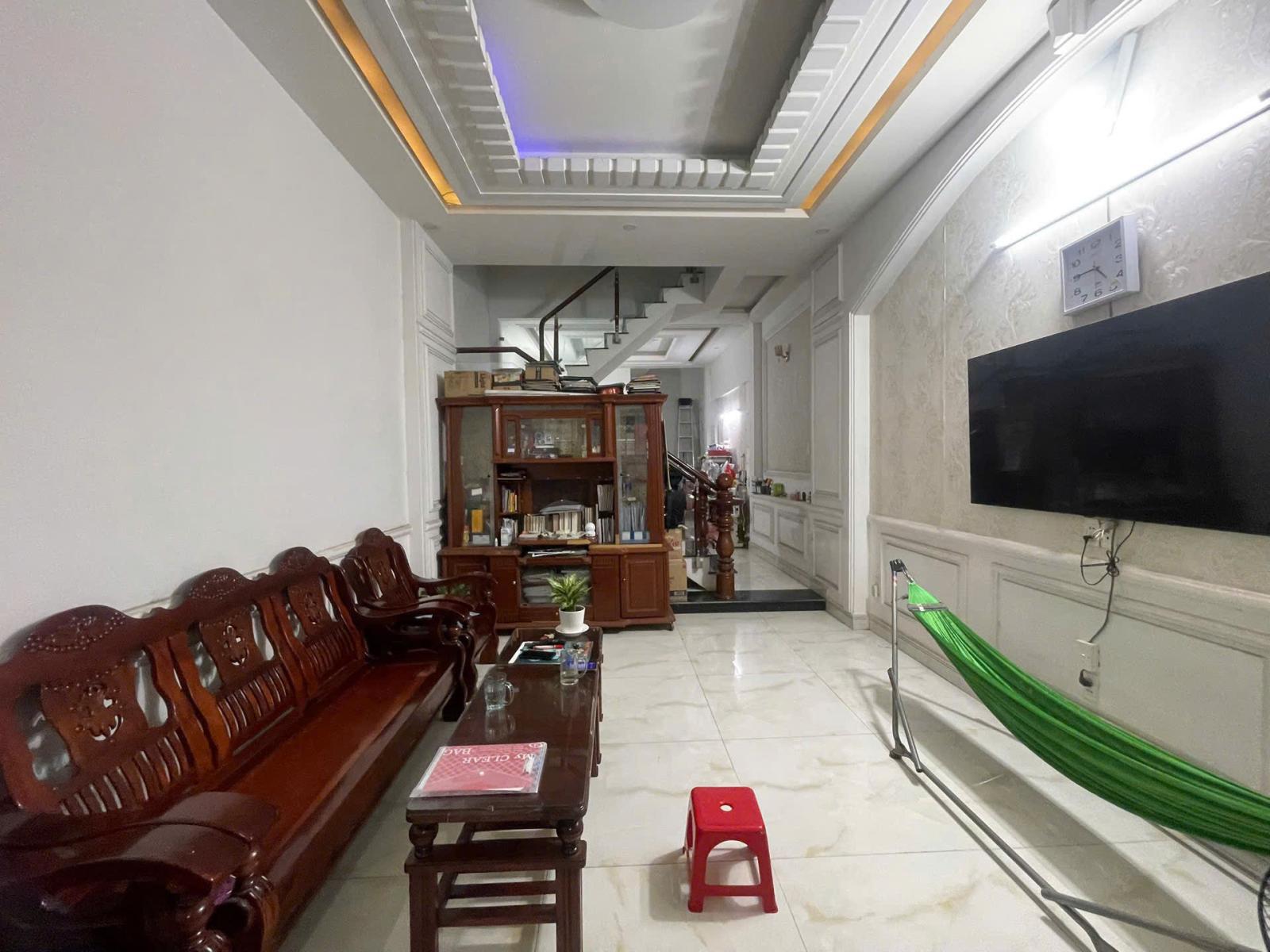 BÁN NHÀ GẦN HÀ HUY GIÁP – GẦN 60M² – HXH 6M, Ô TÔ ĐỖ CỬA - NHỈNH 5 TỶ - DỌN VÀO Ở NGAY 16010379
