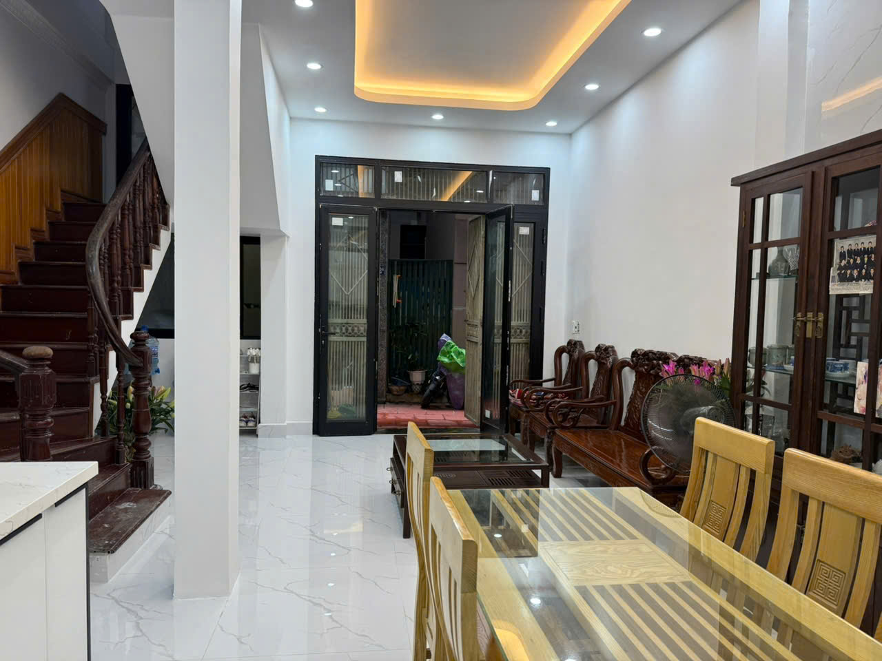 ho thuê nhà Nguyên Căn Bồ đề 47m 4 tầng 4 gủ full NT 15tr/tháng 16010385
