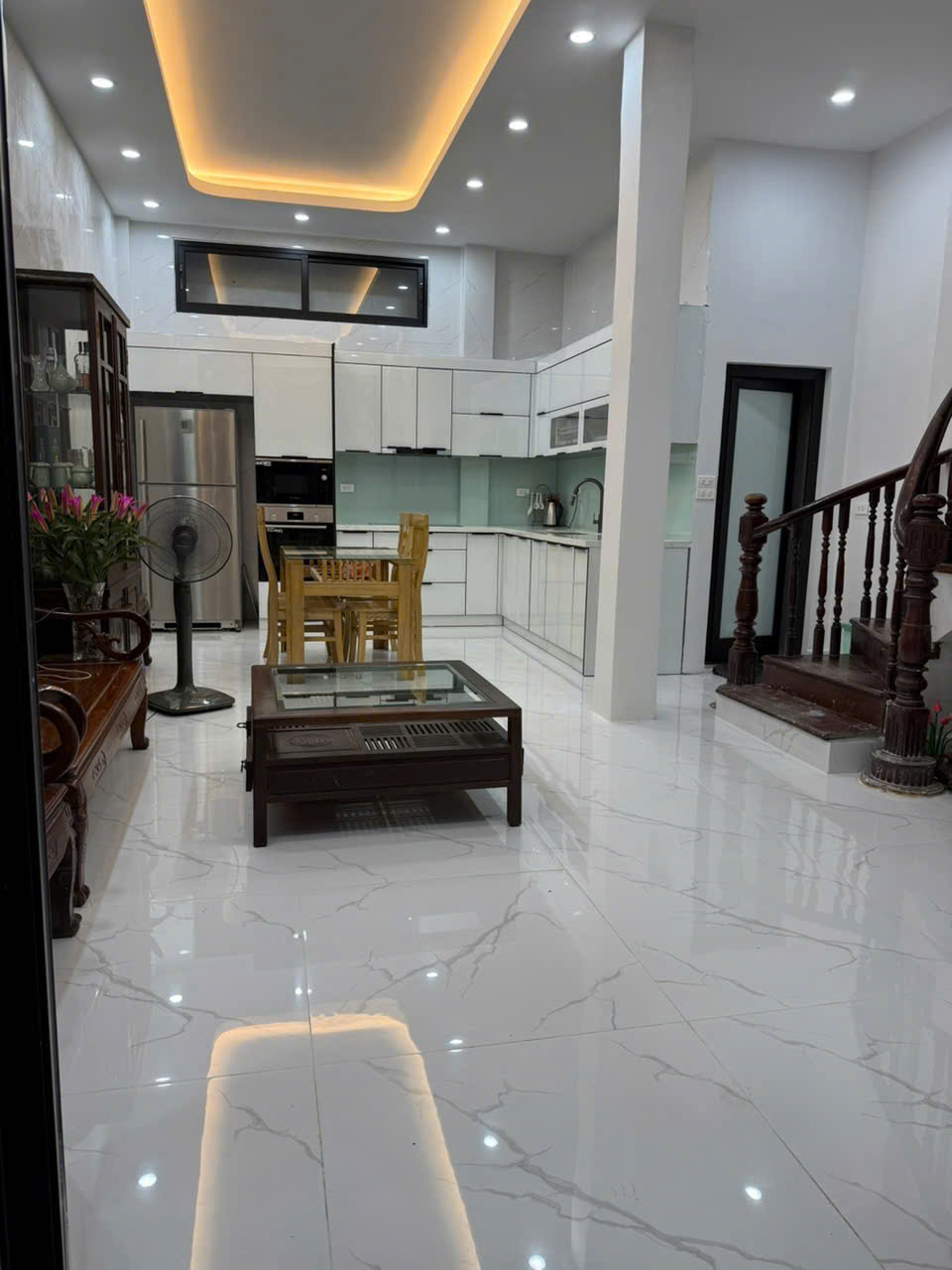 cho thuê nhà Nguyên Căn Hồng Tiến 4 tầng 4 gủ full NT 15tr/tháng 16010396