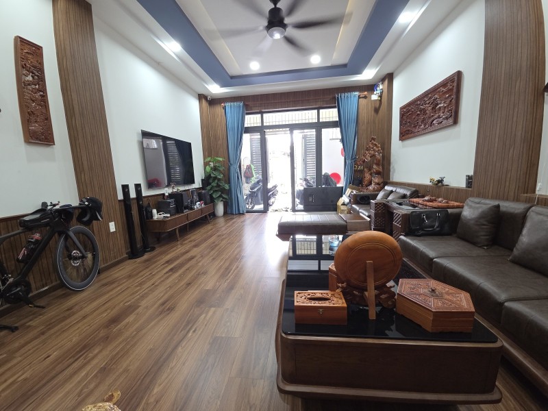 Bán nhà 3 tầng, 72m2, đường số 22, Phường Phước Long, TP HCM, sổ hồng riêng. Giá 6.78 tỷ. 16010417