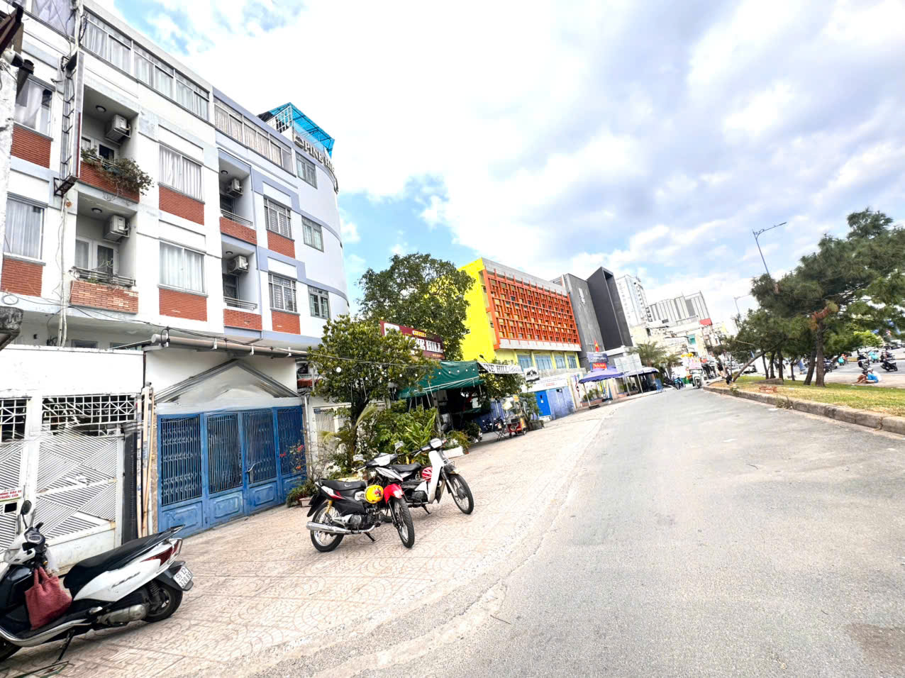 CHÍNH CHỦ BÁN NHÀ 5 TẦNG MẶT TIỀN Đ.VÕ VĂN KIỆT, CẦU ÔNG LÃNH, QUẬN 1 - DT ĐẸP 4M*16M VUÔNG VỨC - 16010427