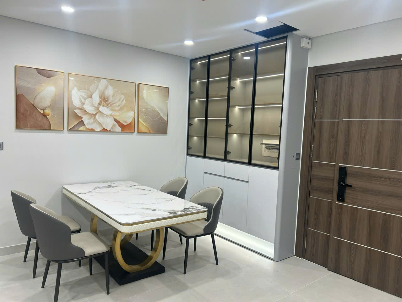 CHO THUÊ CHUNG CƯ KHAI SƠN -NGỌC THUỴ- 101M2-3PN-VIEW ĐẸP-FULL NỘI THẤT 13TR/THÁNG 16010432