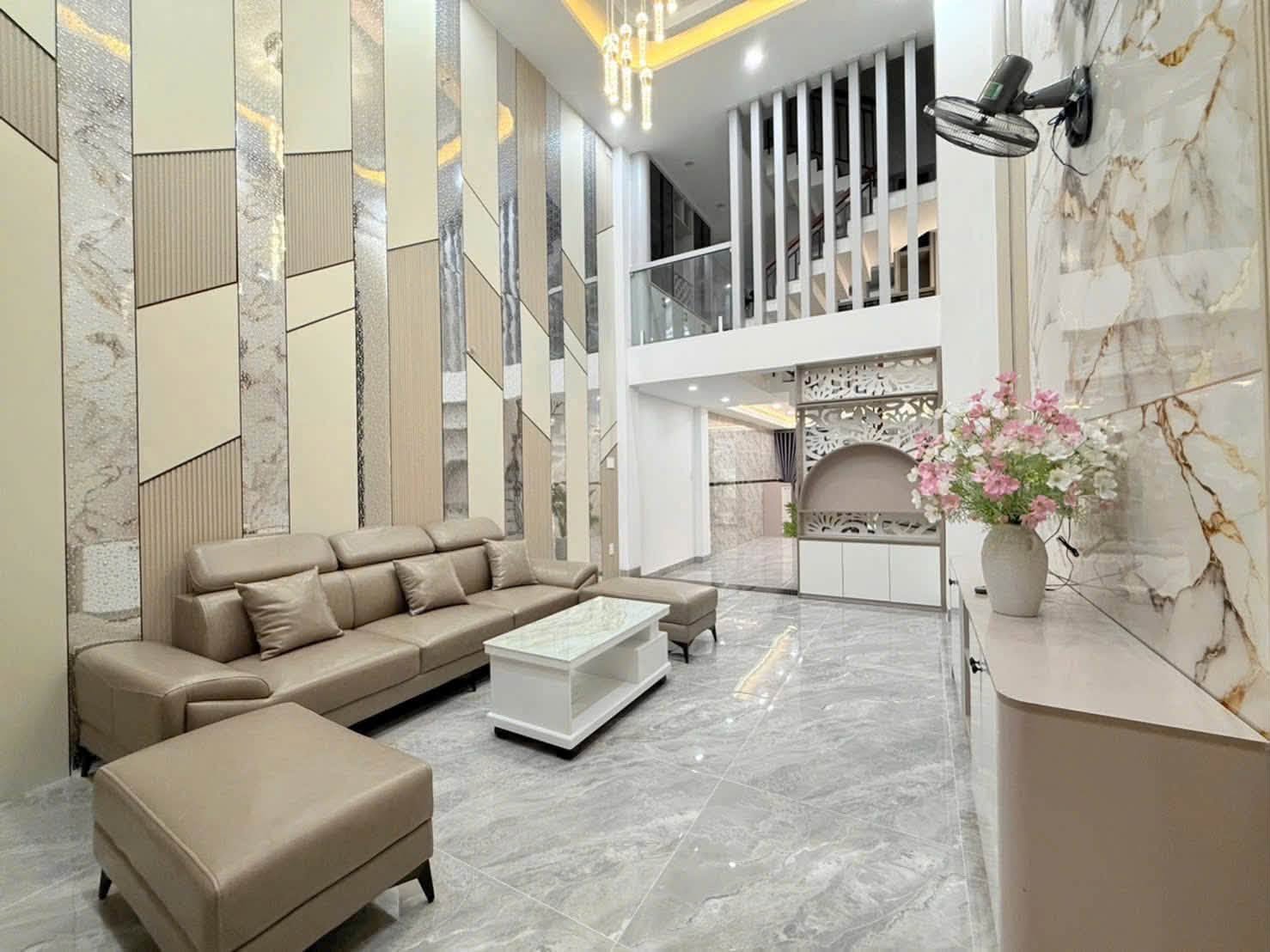 NHÀ MỚI FULL NỘI THẤT PHẠM VĂN CHIÊU – GARA Ô TÔ – 5 TẦNG – 4x15M – NHỈNH 8 TỶ 16010441