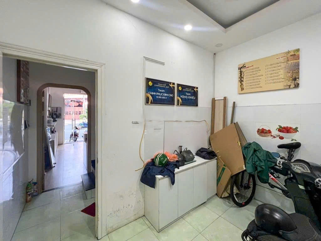 CHO THUÊ NHÀ - MT Nguyễn Thái Bình, P.4, Q.Tân Bình - 4 tầng 6pn 7wc - 30tr/tháng 16010457