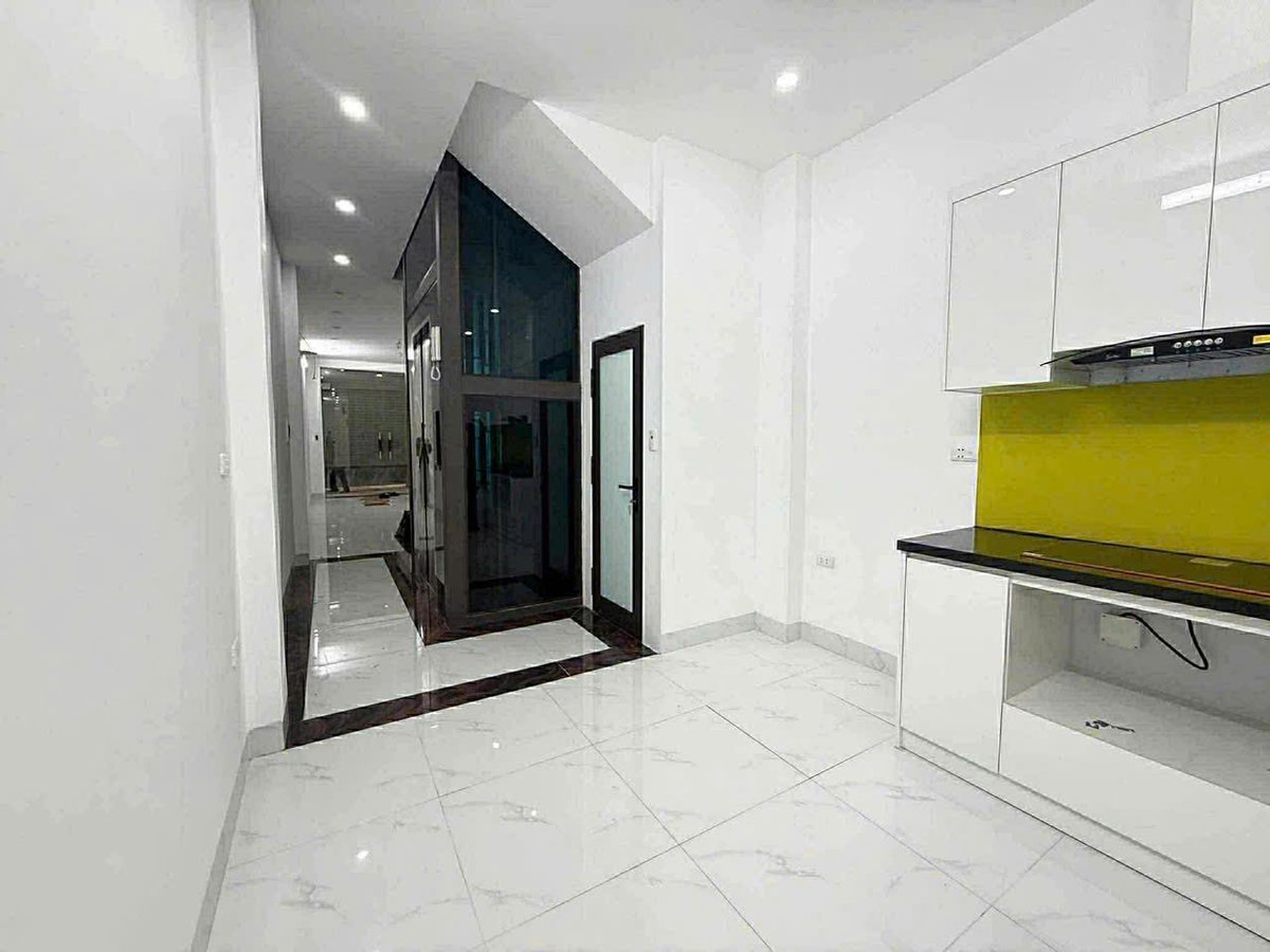 Bán Nhà Xuân La. Tây Hồ. 6 Tầng Thang Máy. Ô Tô. DT 54m2. MT 3.3m. Giá 13.8 Tỷ. 16010475