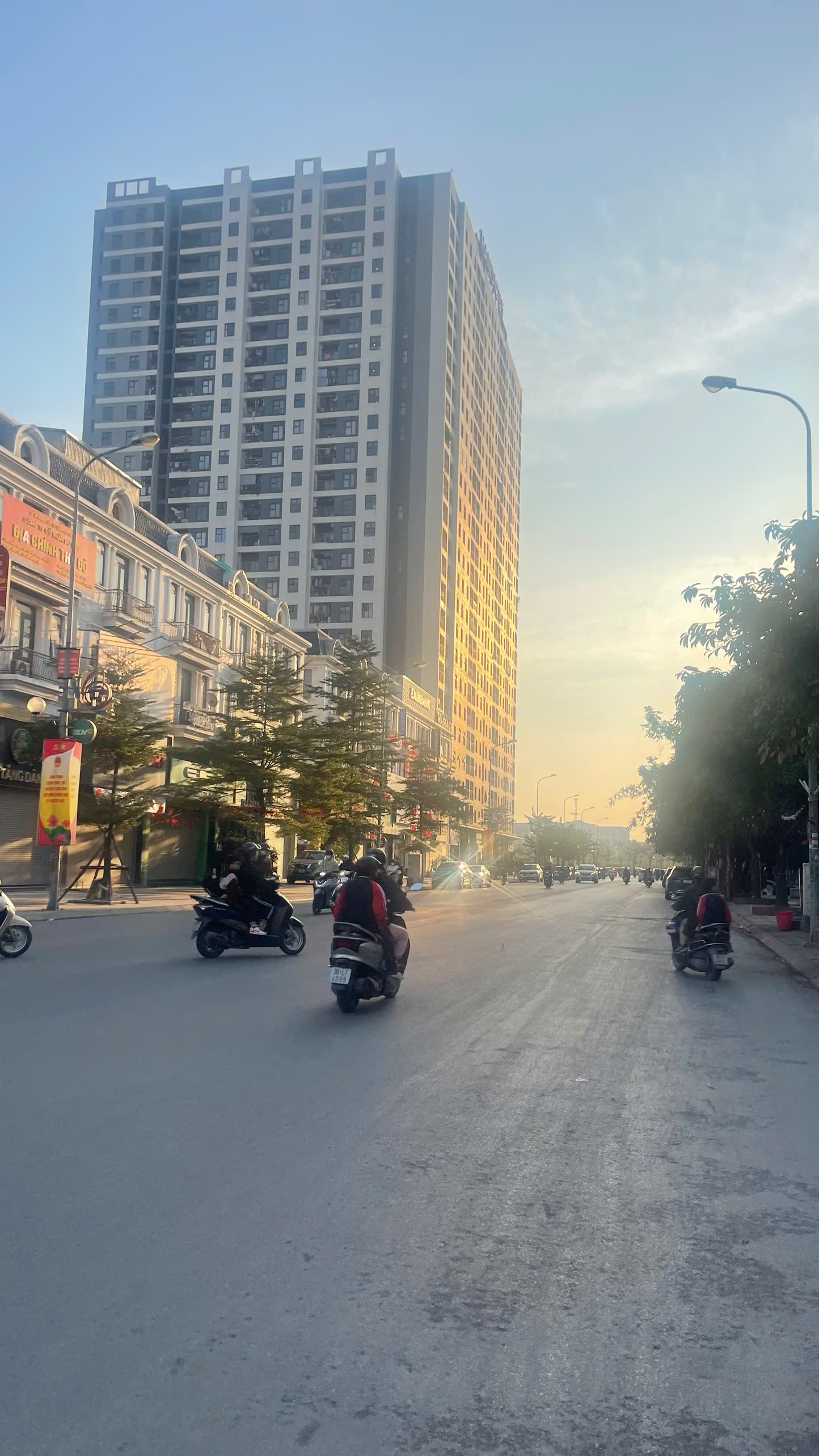 BÁN SHOPHOUSE MẶT PHỐ THÀNH TRUNG – GIA LÂM, DT 90 M2, GIÁ THỎA THUẬN, LH 0985865658 16010486