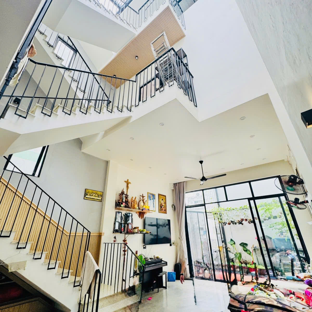 Giáp Phú Nhuận - Nguyễn Kiệm– Ngnag hiếm 5.3m – 100M² – 3 Tầng/4PN – 8.xTỶ 16010492