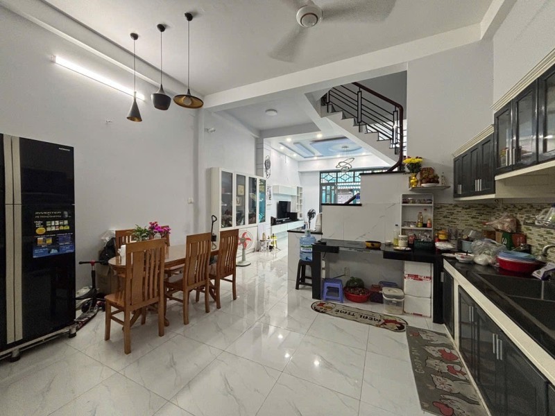 Bán nhà 3 tầng đường 359, Phước Long B, Quận 9, Thủ Đức, TP HCM. DT 78m2. Giá 6.88 tỷ, sổ hồng 16010502