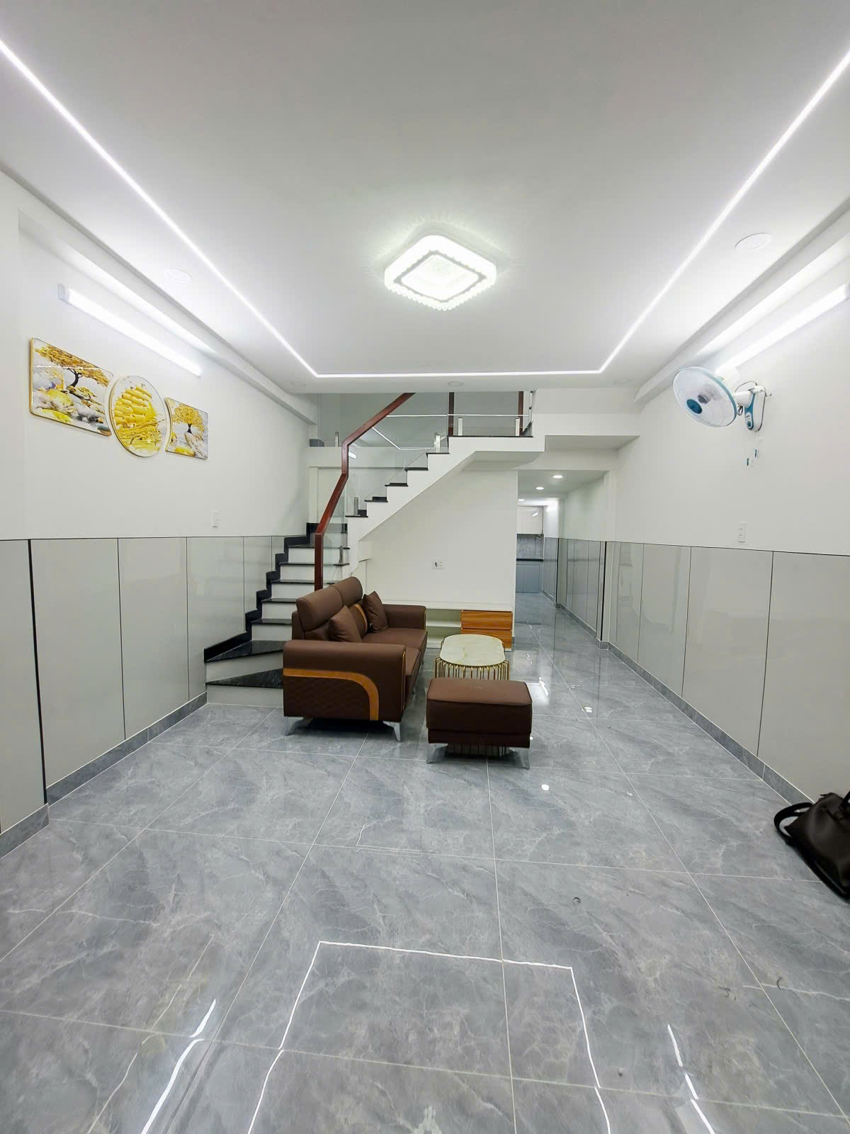Bán gấp nhà mới TRƯƠNG PHƯỚC PHAN hẻm xe hơi gần chợ, trường học, tặng nội thất, 3 PN nhỉnh 4 tỷ. 

 16010511