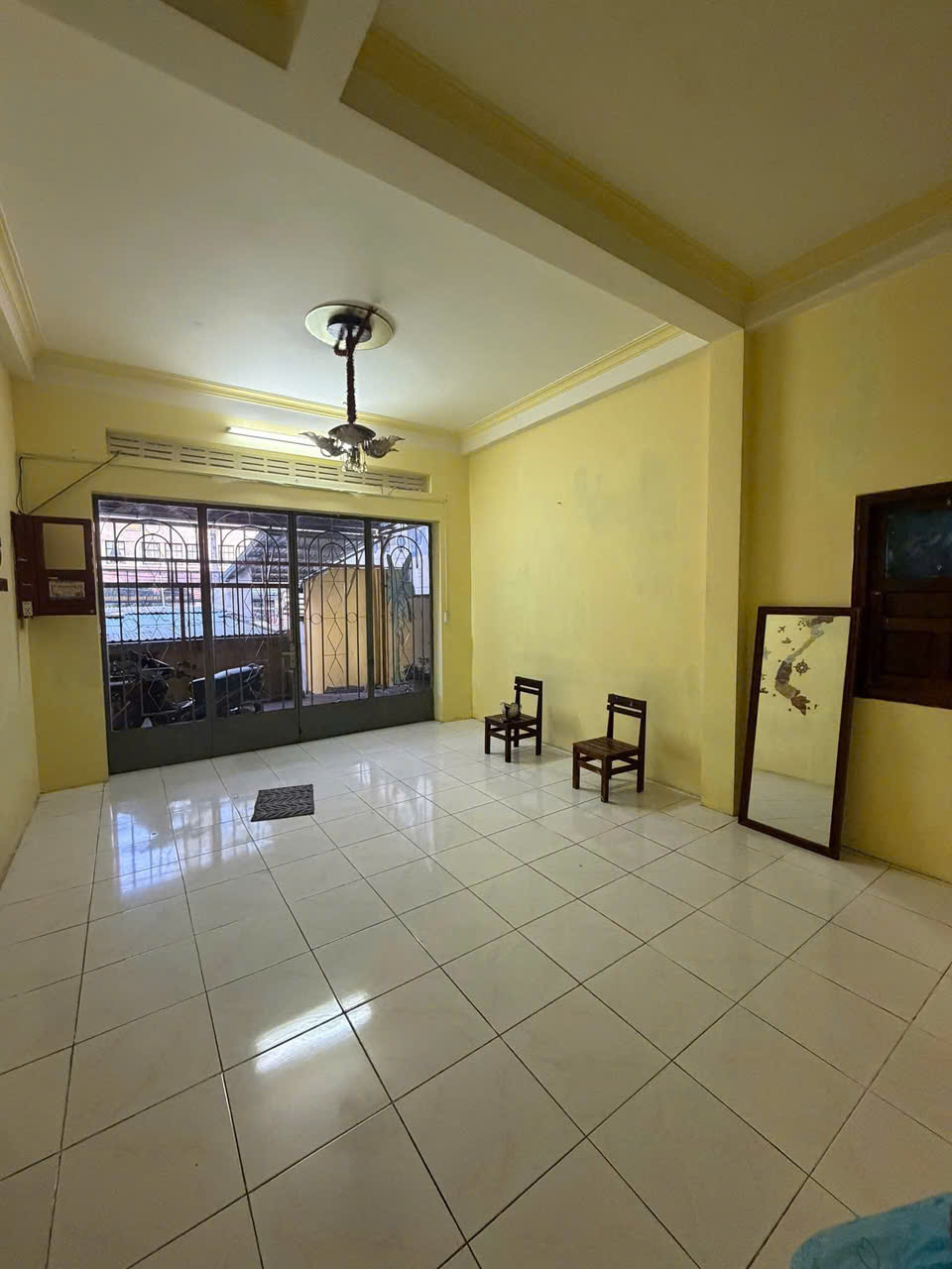 Cho thuê nhà nguyên căn sân rộng mặt tiền Yersin giá 15 triệu tại Đà Lạt Lâm Đồng 16010517