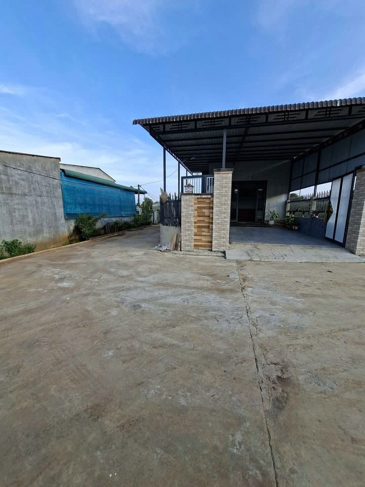 Chính chủ bán nhà 2 mặt tiền, sân 2 ô tô, đất nở hậu - Full nội thất, chỉ 1,55 tỷ, tiềm năng cao 16010551