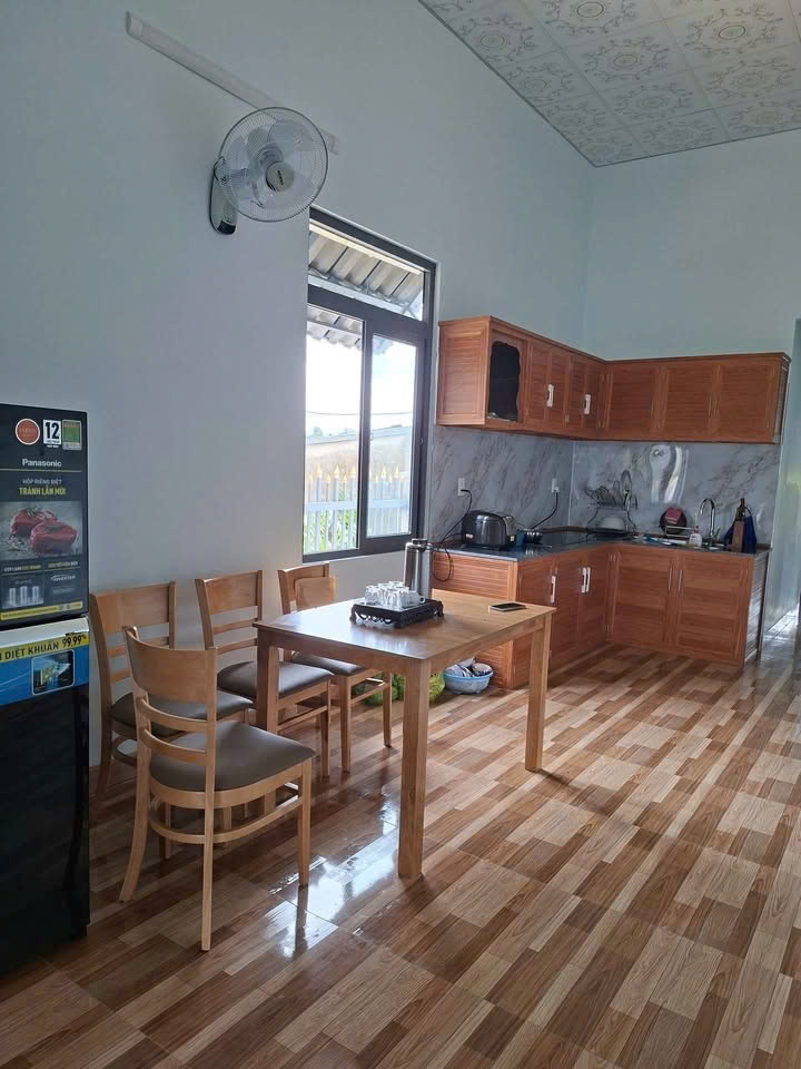 Chính chủ bán nhà 2 mặt tiền, sân 2 ô tô, đất nở hậu - Full nội thất, chỉ 1,55 tỷ, tiềm năng cao 16010551