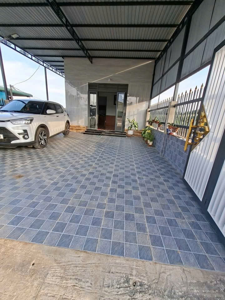Chính chủ bán nhà 2 mặt tiền, sân 2 ô tô, đất nở hậu - Full nội thất, chỉ 1,55 tỷ, tiềm năng cao 16010551