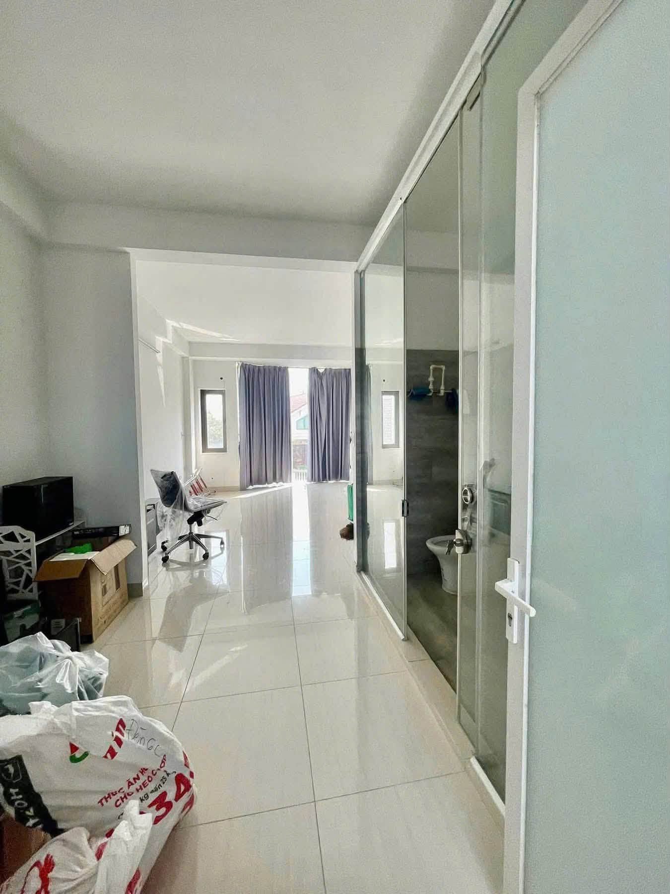 BÁN CHUNG CƯ LÔ GÓC THOÁNG SÁNG SÀI ĐỒNG HÀNG XÓM VINHOMES 2 NGỦ BAN CÔNG RỘNG 74M² 4.1 TỶ. 16010565