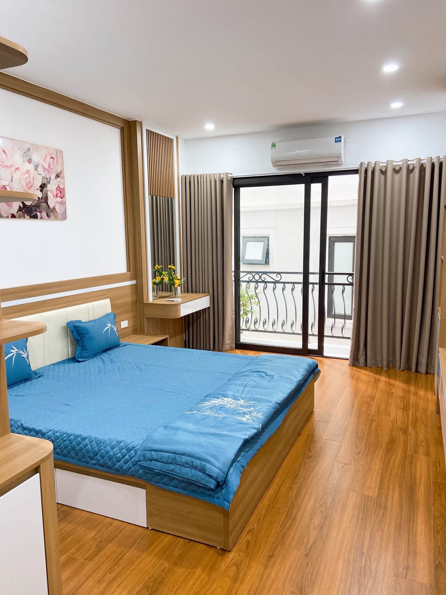 Bán nhà Nguyễn Đình Chiểu, 65m2, 5 tầng thang máy, mặt tiền 10m, nhỉnh 24 tỉ, dòng tiền 70tr/tháng 16010574