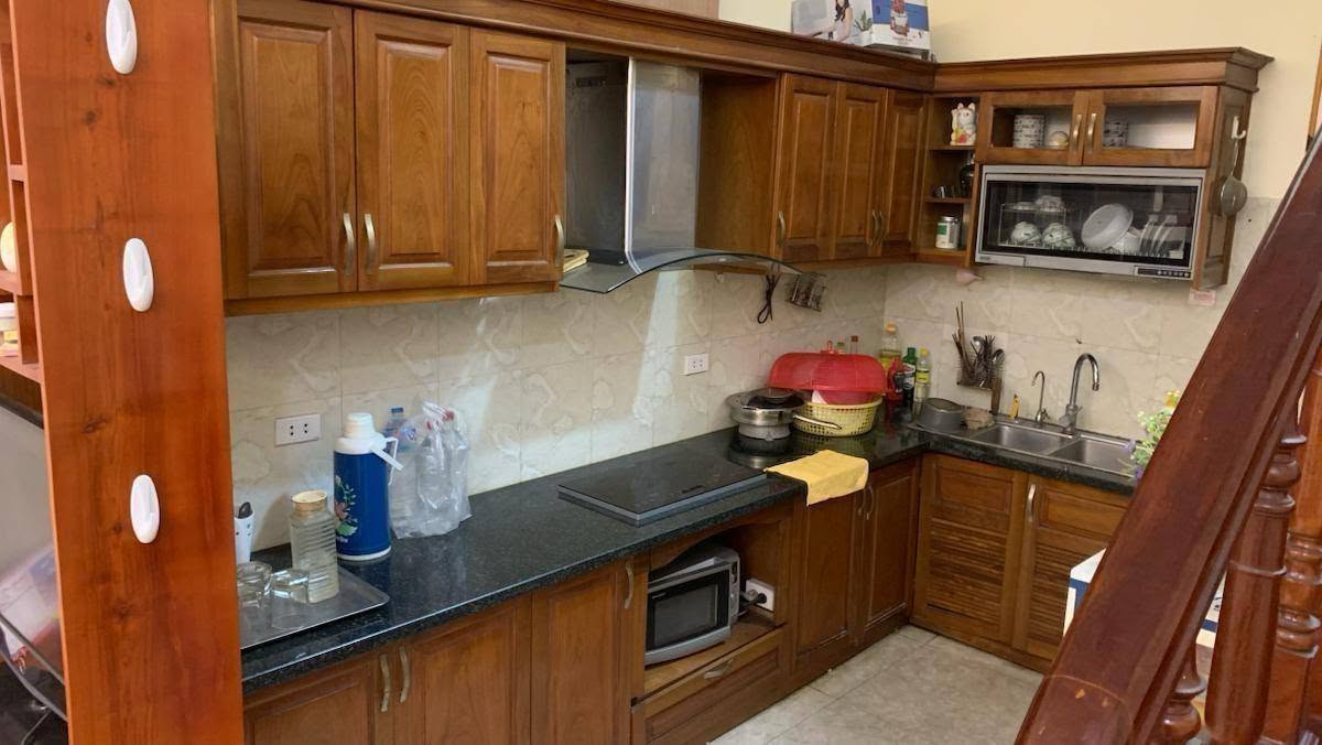 Bán nhà Lê Đại Hành, 65m2, 4 tầng, mặt tiền 5m, 19.6 tỉ, ngõ rộng, cách 10m ra đường ô tô 16010586