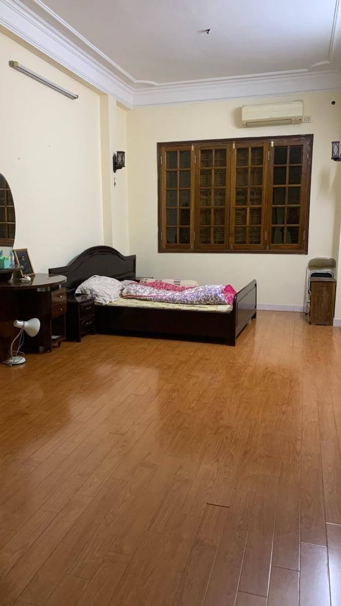 Bán nhà Lê Đại Hành, 65m2, 4 tầng, mặt tiền 5m, 19.6 tỉ, ngõ rộng, cách 10m ra đường ô tô 16010586