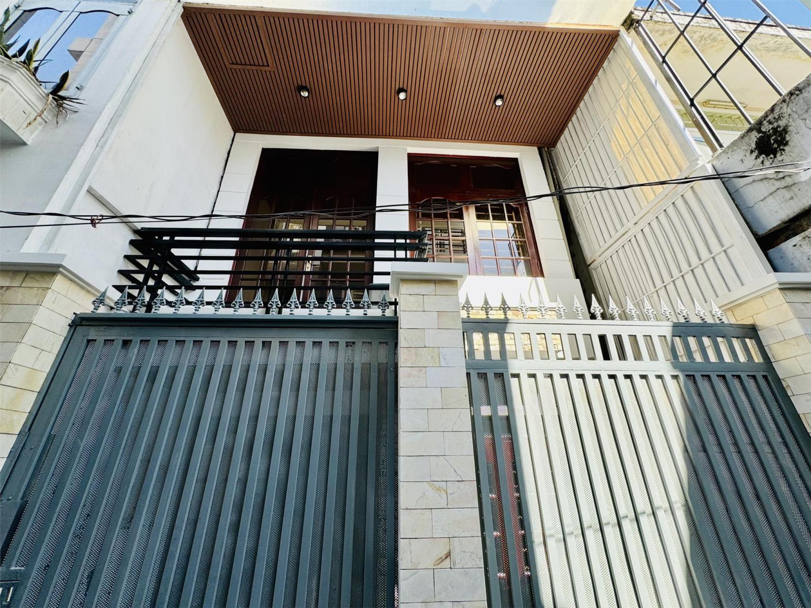 Nhà cho thuê Nguyễn Xí, Bình Thạnh, DT 40m2, 2 tầng, 2 phòng ngủ, hẻm thẳng, an ninh, giá 13tr có TL 16010611