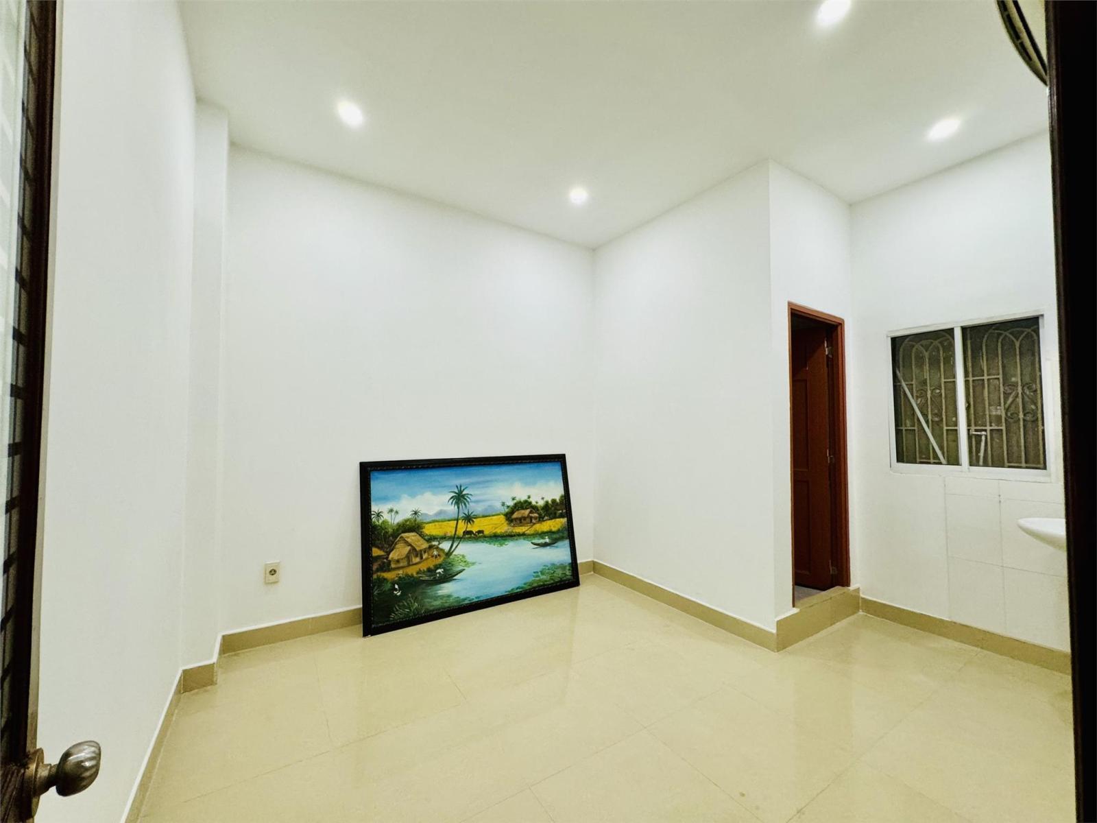 Nhà cho thuê Nguyễn Xí, Bình Thạnh, DT 40m2, 2 tầng, 2 phòng ngủ, hẻm thẳng, an ninh, giá 13tr có TL 16010611