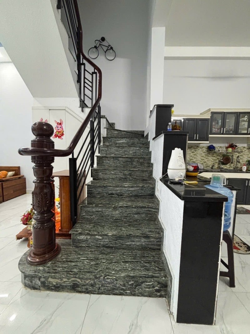 Bán nhà 3 tầng đường 359, Phước Long B, Quận 9, Thủ Đức, TP HCM. DT 78m2. Giá 6.88 tỷ, sổ hồng 16010614