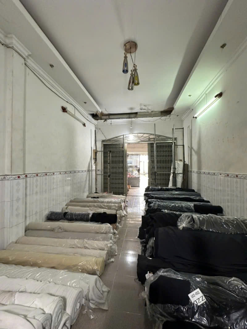 Bán nhà Mặt tiền Lê Lư -  500m chợ Tân Hương, 4,1x24m, nở hậu 5,3m 2 Tầng, 1 chủ, 10,7 Tỷ. 16010626