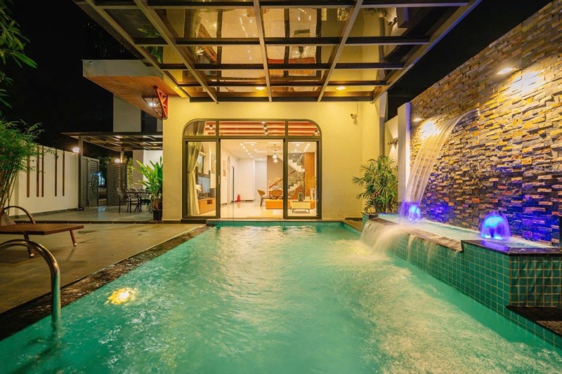 Sập giá villa góc 2 mặt tiền Nguyễn Đình Chiểu, 200m2, dòng tiền 720 triệu/năm 16010642
