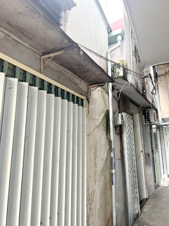 Nhà 2 tầng hẻm sát đường Lê Quyên P5Q8. Giá 1.8 tỷ 16010674