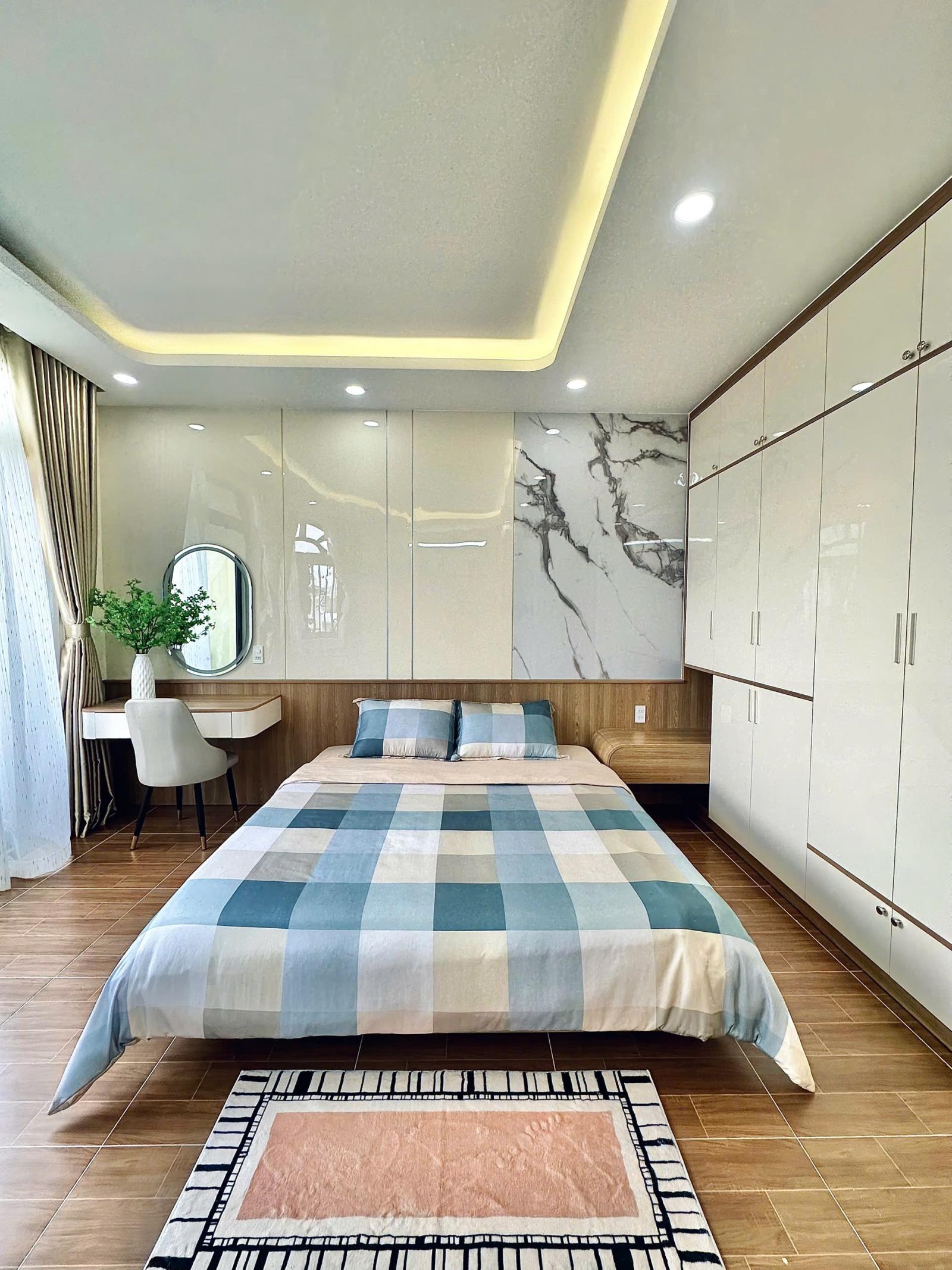 Siêu phẩm Luxury xây mới 100% - Sát bên Emart Phan Huy Ích 16010701