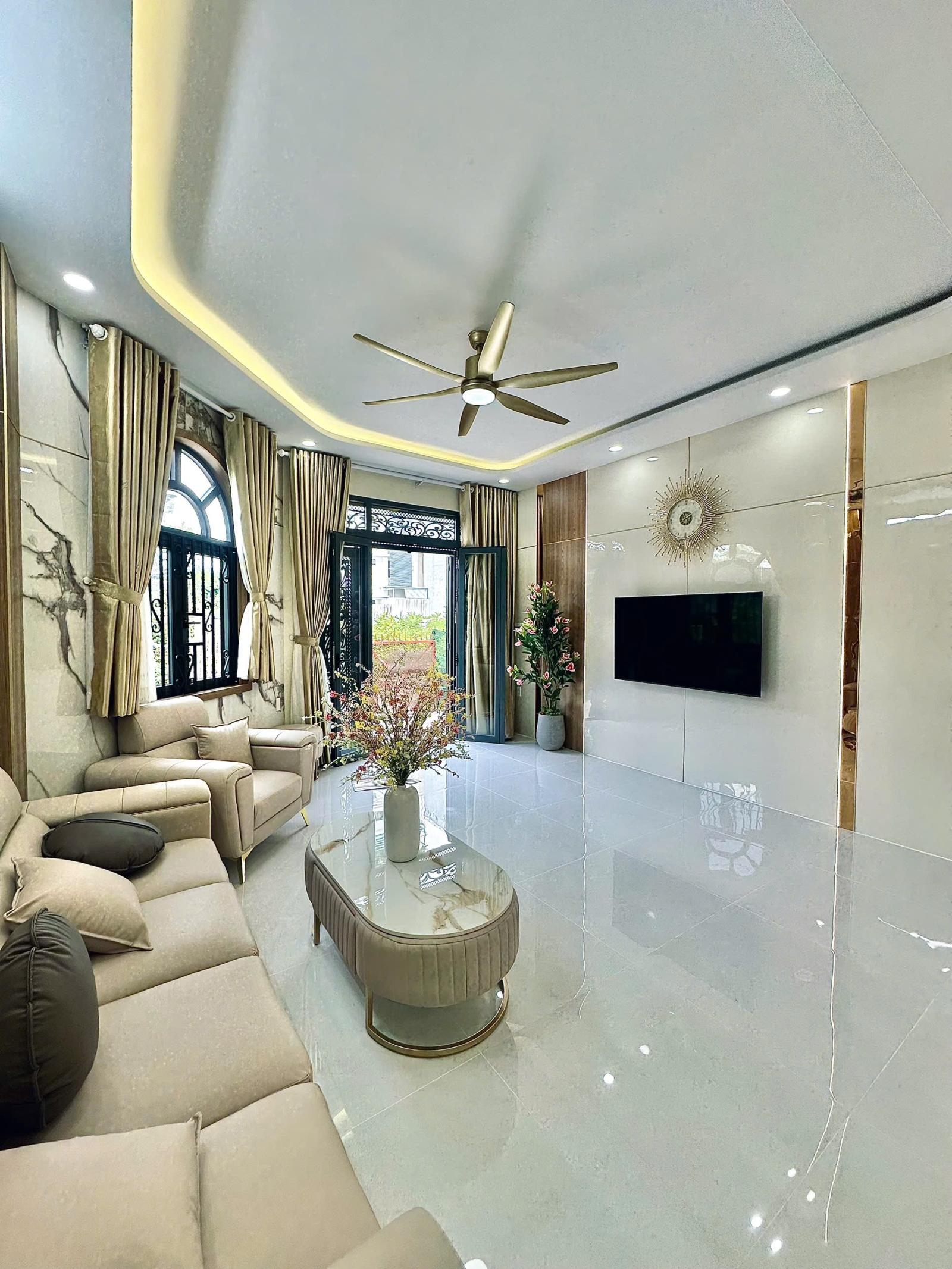 Siêu phẩm Luxury xây mới 100% - Sát bên Emart Phan Huy Ích 16010701