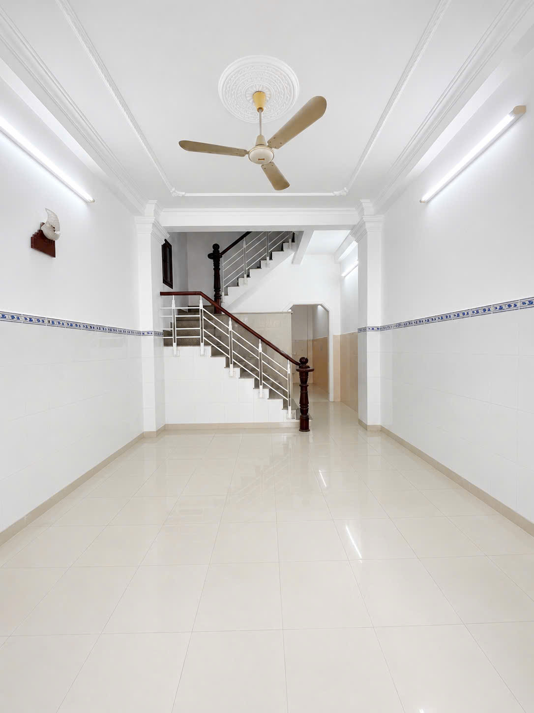 Bán gấp nhà 4 tầng Phú Thọ Hòa hẻm xe hơi thông 5PN khu VIP Tân Phú, hoàn công đủ hơn 6 tỷ. 

 16010705