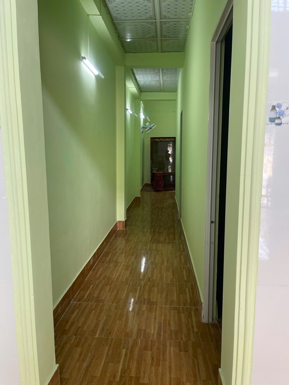 VỊ TRÍ ĐẸP - GIÁ TỐT - Chính Chủ Bán Nhà Đối Diện cổng Bệnh Viện Đầm Dơi, Cà Mau 16010708