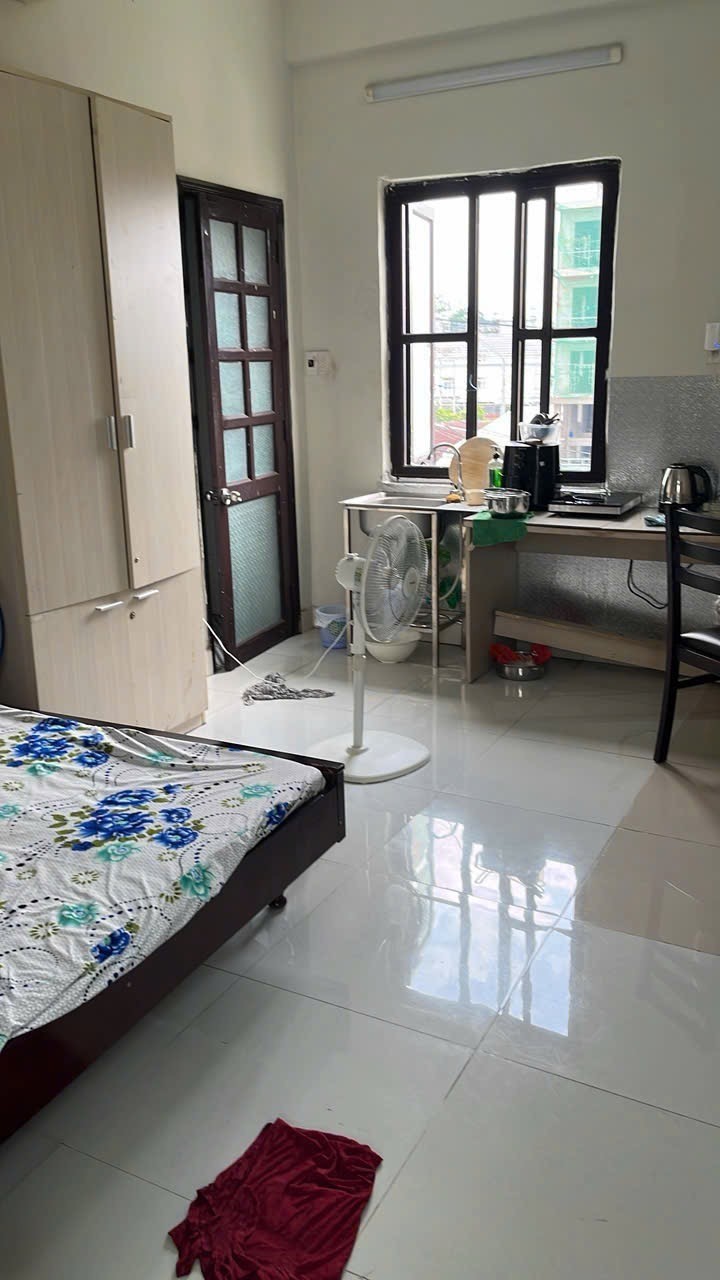 Bán nhà 4 tầng Quốc Lộ 13, Hiệp Bình Phước, Thủ Đức,
TP HCM. DT 210m2, SHR. Giá 11,95 tỷ. 16010778