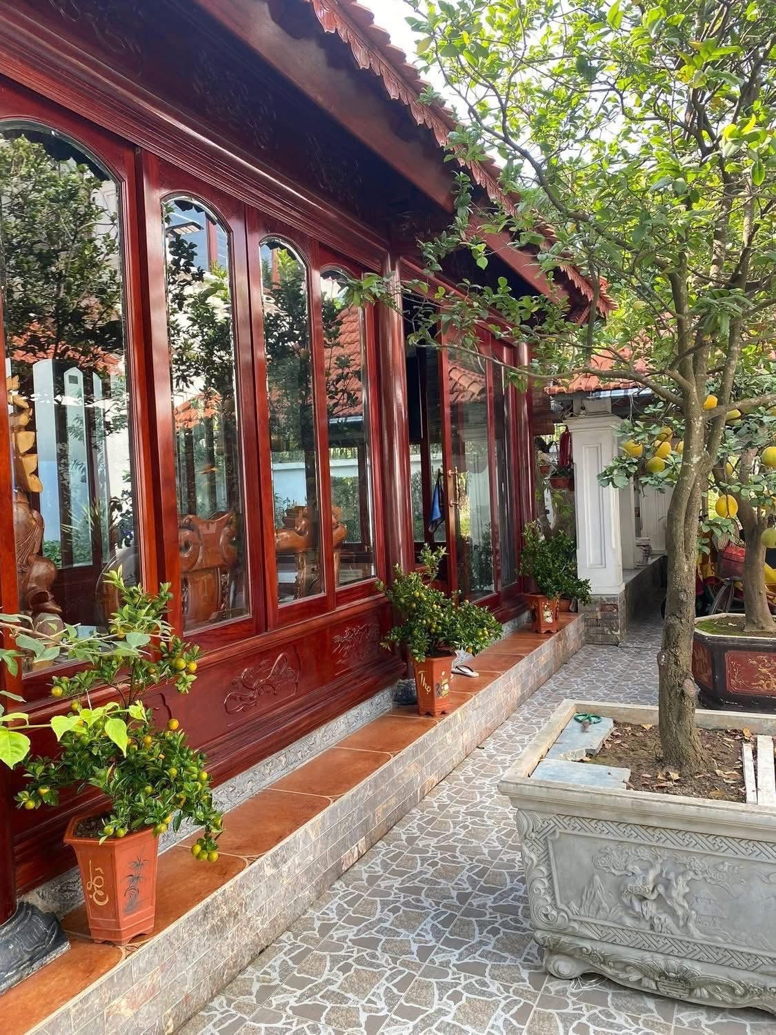 Bán căn biệt thự khu Trường An, ph Thanh Bình, TP HD, gần 400m2, mt 26m, bể cá Koi, sân vườn  16010823