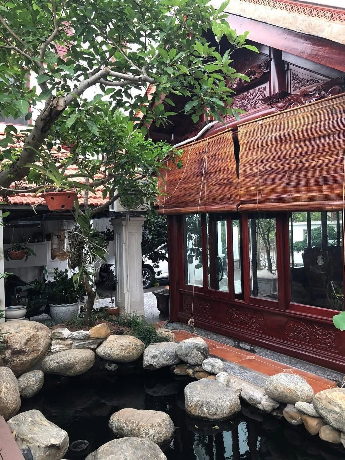 Bán căn biệt thự khu Trường An, ph Thanh Bình, TP HD, gần 400m2, mt 26m, bể cá Koi, sân vườn  16010823