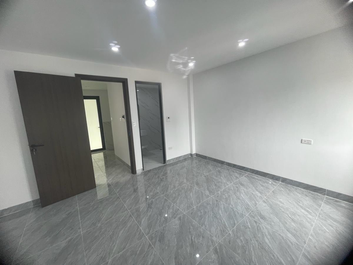 Bán Nhà Dốc Tam Đa. Tây Hồ. 8 Tầng Thang Máy. Ô Tô. DT 50m2. MT 5m. Giá 19.4 Tỷ. 16010880