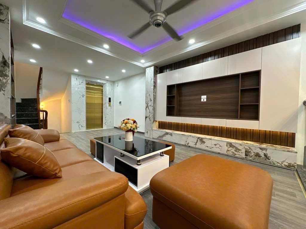 Hiếm Phạm Ngũ Lão 6 tầng thang máy, mặt tiền rộng, kinh doanh đỉnh hơn 30 tỷ 16010957